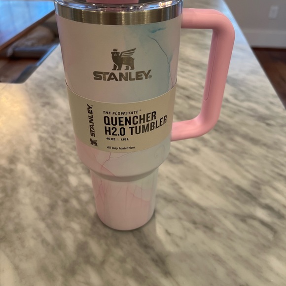 Stanley Watercolor Tulle 40 oz. Quencher H2.0 FlowState Tumbler NWT - Picture 2 of 7